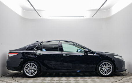 Toyota Camry, 2018 год, 3 320 000 рублей, 4 фотография
