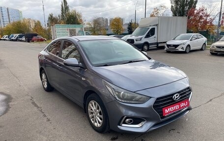Hyundai Solaris II рестайлинг, 2017 год, 1 299 000 рублей, 1 фотография