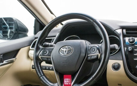 Toyota Camry, 2018 год, 3 320 000 рублей, 15 фотография