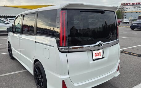 Toyota Noah III, 2021 год, 2 800 000 рублей, 6 фотография