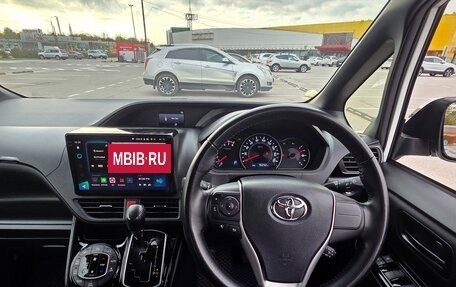 Toyota Noah III, 2021 год, 2 800 000 рублей, 9 фотография