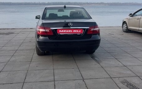 Mercedes-Benz E-Класс, 2011 год, 1 000 000 рублей, 8 фотография
