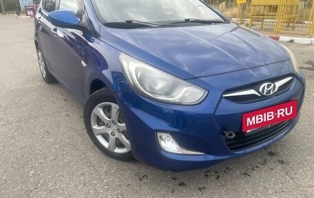 Hyundai Solaris II рестайлинг, 2012 год, 295 000 рублей, 2 фотография