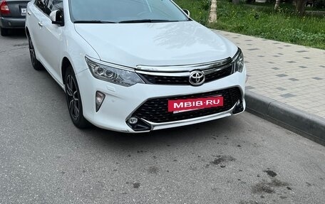Toyota Camry, 2018 год, 2 050 000 рублей, 10 фотография