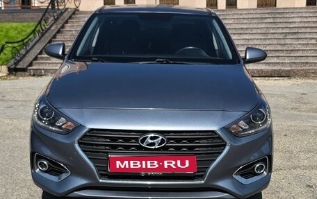 Hyundai Solaris II рестайлинг, 2017 год, 1 100 000 рублей, 1 фотография