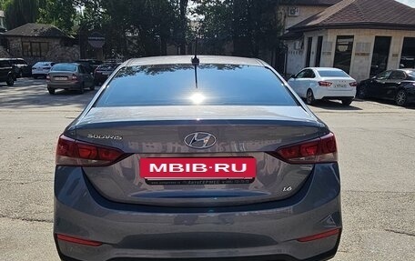 Hyundai Solaris II рестайлинг, 2017 год, 1 100 000 рублей, 3 фотография