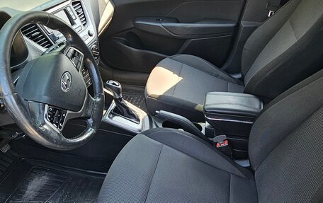 Hyundai Solaris II рестайлинг, 2017 год, 1 100 000 рублей, 7 фотография