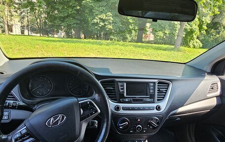 Hyundai Solaris II рестайлинг, 2017 год, 1 100 000 рублей, 8 фотография