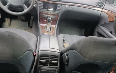 Mercedes-Benz E-Класс, 2003 год, 600 000 рублей, 6 фотография