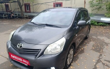Toyota Verso I, 2010 год, 775 000 рублей, 2 фотография