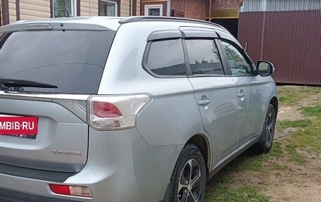 Mitsubishi Outlander III рестайлинг 3, 2012 год, 1 350 000 рублей, 6 фотография