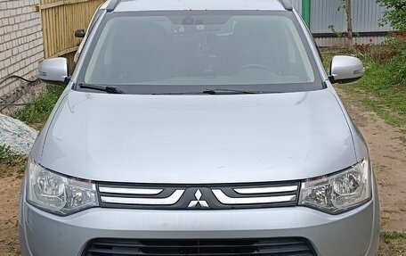 Mitsubishi Outlander III рестайлинг 3, 2012 год, 1 350 000 рублей, 2 фотография