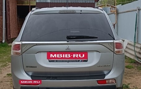 Mitsubishi Outlander III рестайлинг 3, 2012 год, 1 350 000 рублей, 5 фотография