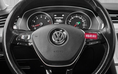 Volkswagen Passat B8 рестайлинг, 2015 год, 1 710 000 рублей, 13 фотография