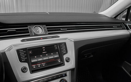 Volkswagen Passat B8 рестайлинг, 2015 год, 1 710 000 рублей, 16 фотография