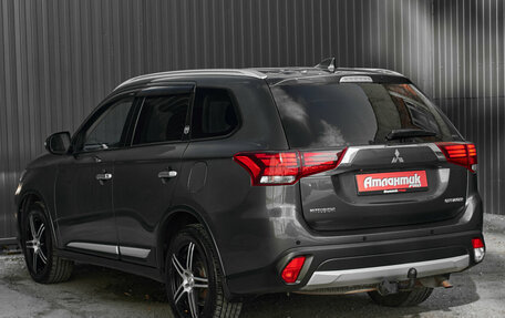Mitsubishi Outlander III рестайлинг 3, 2018 год, 1 670 000 рублей, 6 фотография