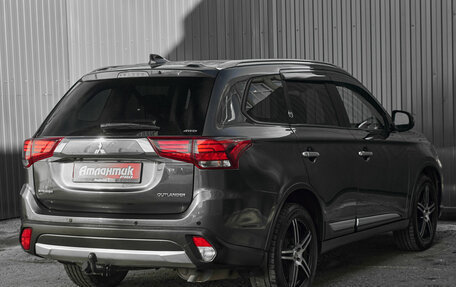Mitsubishi Outlander III рестайлинг 3, 2018 год, 1 670 000 рублей, 4 фотография