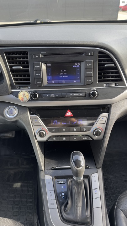Hyundai Elantra VI, 2018 год, 1 500 000 рублей, 8 фотография