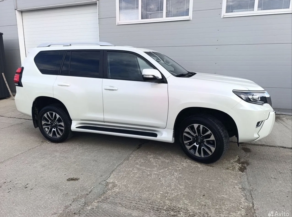 Toyota Land Cruiser Prado 150 рестайлинг 2, 2022 год, 4 500 000 рублей, 6 фотография
