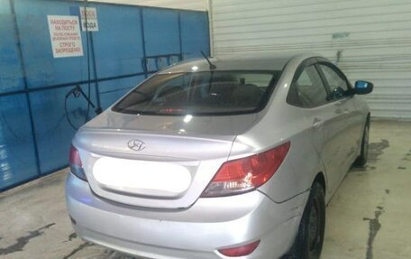 Hyundai Solaris II рестайлинг, 2011 год, 350 000 рублей, 3 фотография