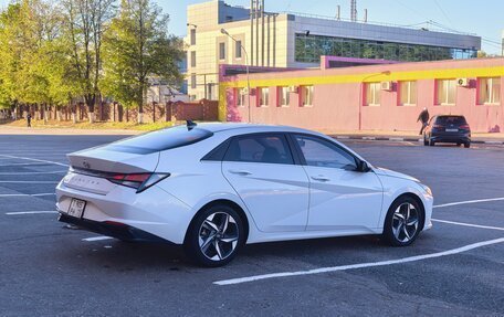Hyundai Elantra, 2021 год, 1 890 000 рублей, 5 фотография