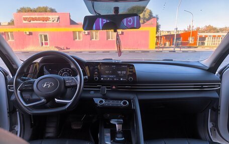 Hyundai Elantra, 2021 год, 1 890 000 рублей, 10 фотография