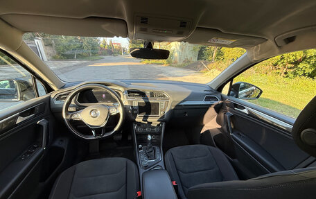 Volkswagen Tiguan II, 2017 год, 1 980 000 рублей, 6 фотография
