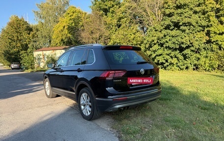 Volkswagen Tiguan II, 2017 год, 1 980 000 рублей, 3 фотография