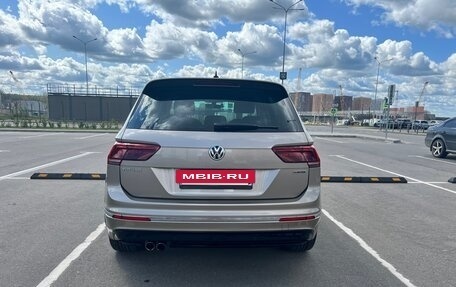 Volkswagen Tiguan II, 2018 год, 2 700 000 рублей, 3 фотография