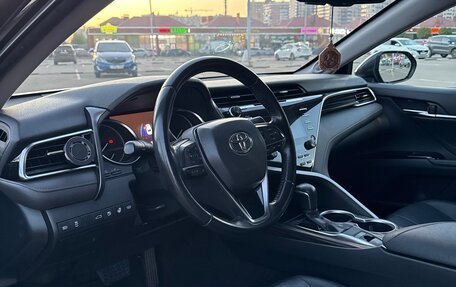 Toyota Camry, 2018 год, 2 900 000 рублей, 6 фотография