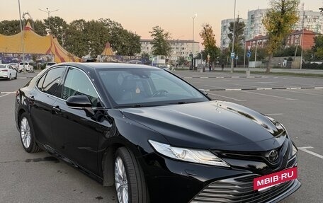 Toyota Camry, 2018 год, 2 900 000 рублей, 2 фотография