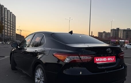 Toyota Camry, 2018 год, 2 900 000 рублей, 4 фотография