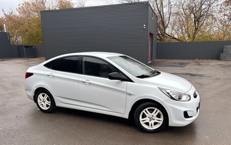 Hyundai Solaris II рестайлинг, 2014 год, 800 000 рублей, 2 фотография