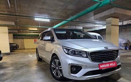 KIA Carnival III, 2019 год, 2 850 000 рублей, 3 фотография