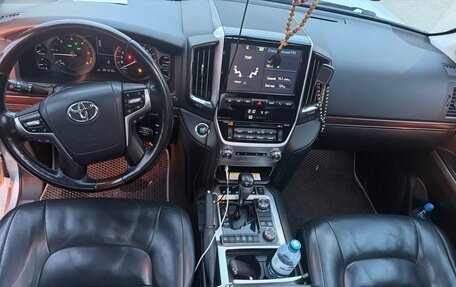 Toyota Land Cruiser 200, 2016 год, 4 100 000 рублей, 24 фотография