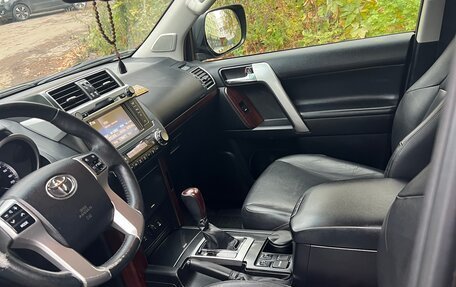 Toyota Land Cruiser Prado 150 рестайлинг 2, 2016 год, 3 800 000 рублей, 6 фотография