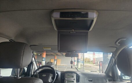 Hyundai H-1 II рестайлинг, 2008 год, 950 000 рублей, 10 фотография