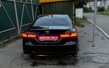 Toyota Camry, 2021 год, 2 250 000 рублей, 4 фотография