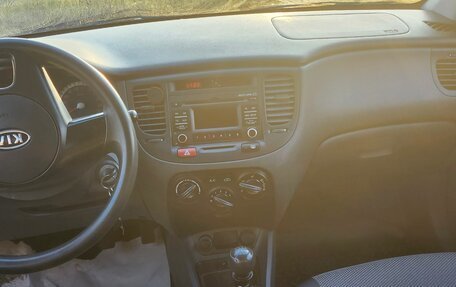 KIA Rio II, 2009 год, 650 000 рублей, 9 фотография