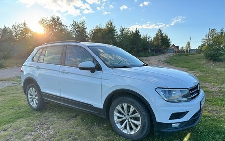 Volkswagen Tiguan II, 2018 год, 2 300 000 рублей, 5 фотография