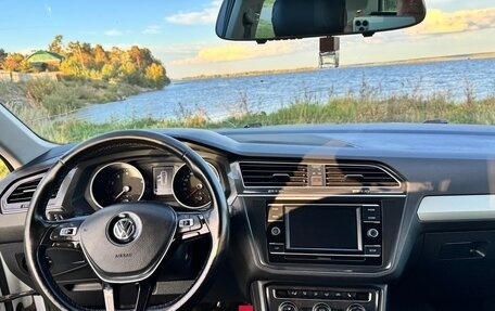 Volkswagen Tiguan II, 2018 год, 2 300 000 рублей, 6 фотография