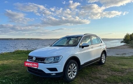 Volkswagen Tiguan II, 2018 год, 2 300 000 рублей, 2 фотография