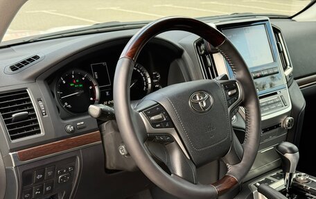 Toyota Land Cruiser 200, 2015 год, 5 250 000 рублей, 27 фотография