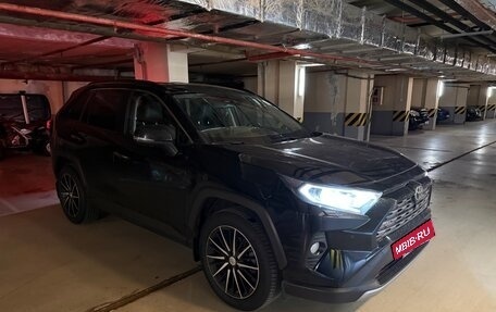 Toyota RAV4, 2020 год, 30 500 000 рублей, 3 фотография
