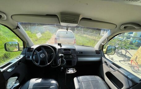 Volkswagen Multivan T5, 2006 год, 800 000 рублей, 19 фотография