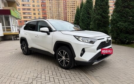 Toyota RAV4, 2022 год, 3 350 000 рублей, 2 фотография