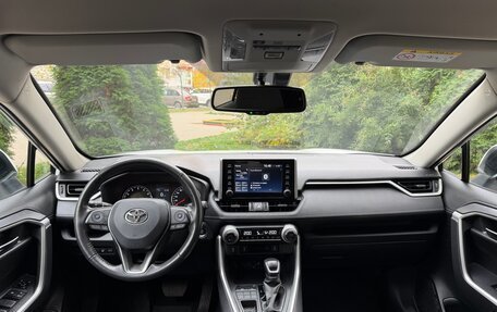 Toyota RAV4, 2022 год, 3 350 000 рублей, 9 фотография