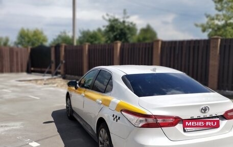 Toyota Camry, 2021 год, 2 000 000 рублей, 3 фотография