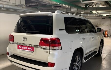 Toyota Land Cruiser 200, 2017 год, 7 500 000 рублей, 4 фотография