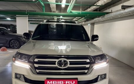 Toyota Land Cruiser 200, 2017 год, 7 500 000 рублей, 2 фотография